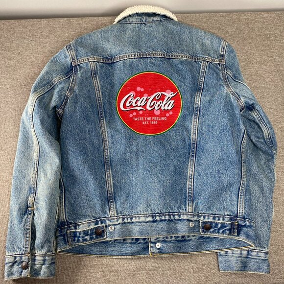 Levi's Type III Sherpa Trucker Denim Jacket Men's Small Blue Coca Cola Logo NWT - Picture 8 of 14